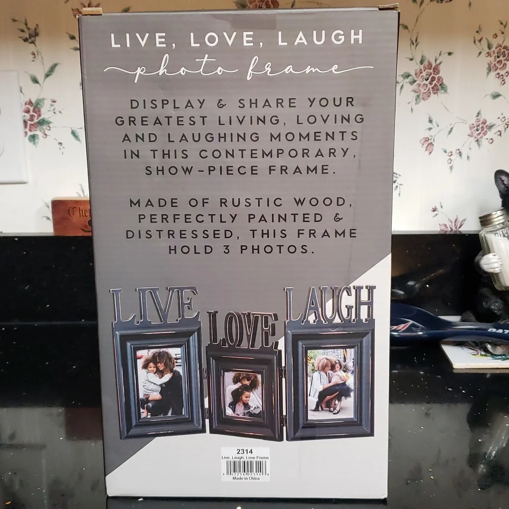HOST PICK. NIB LIVE, LAUGH, LOVE Photo Frames